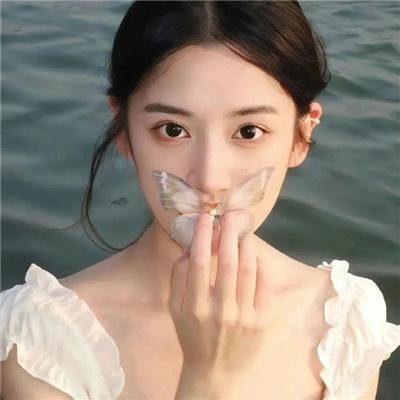 窃窃私语